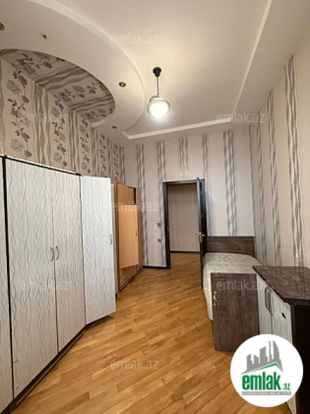 Satılır 3 otaqlı yeni tikili 100 m²