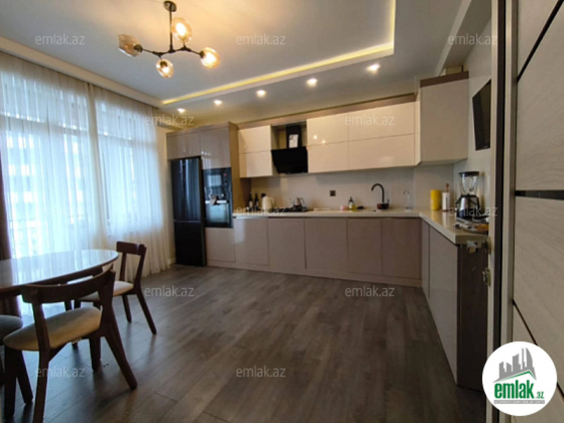 Satılır 3 otaqlı yeni tikili 122 m²