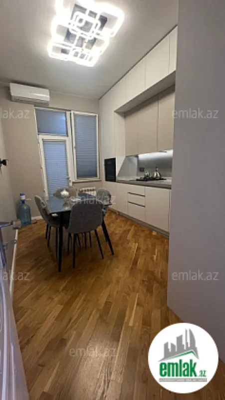 Satılır 4 otaqlı yeni tikili 125 m²