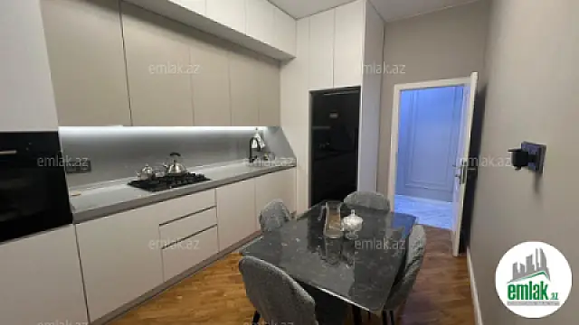 Satılır 4 otaqlı yeni tikili 125 m²