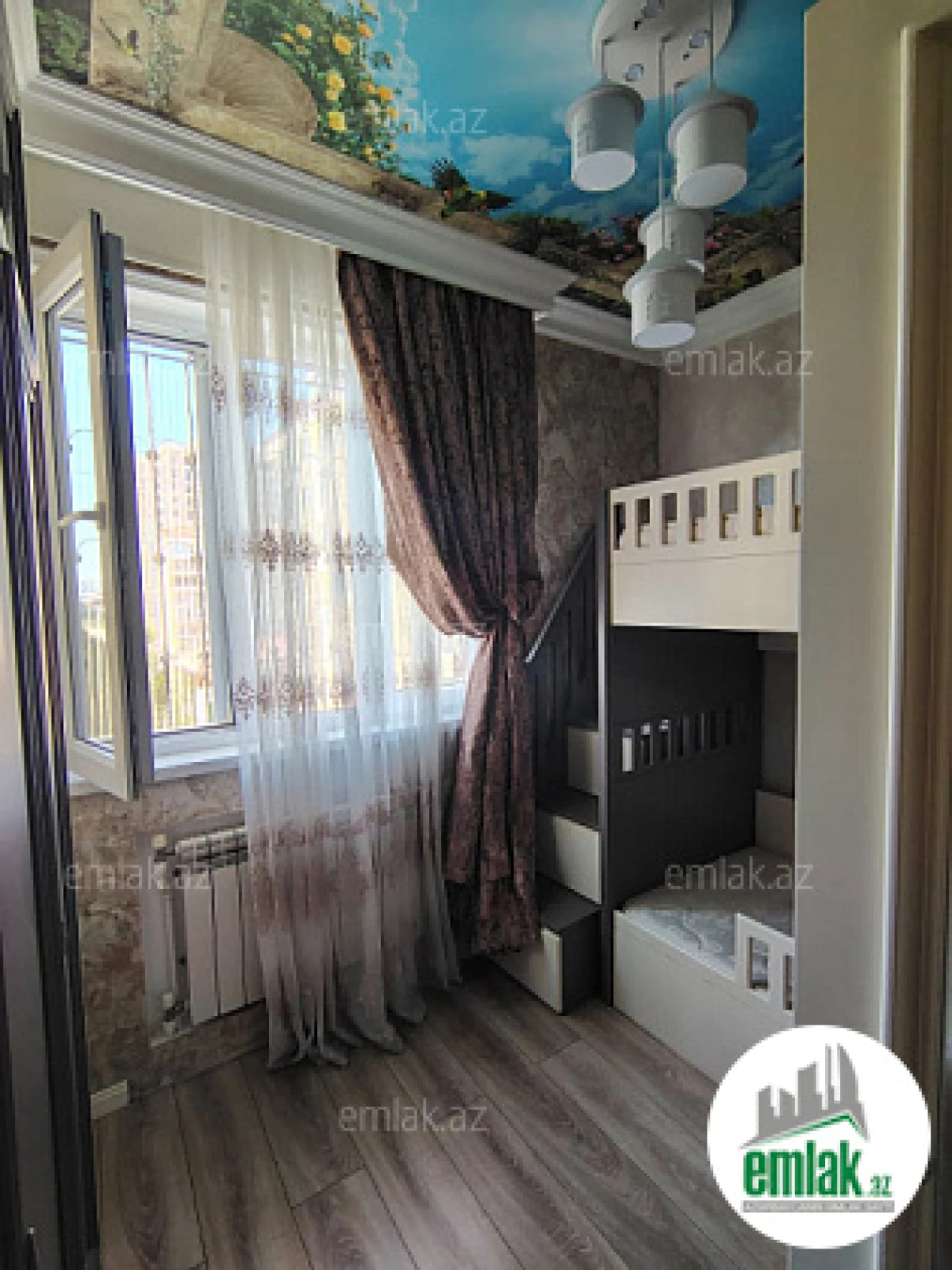 Satılır 3 otaqlı köhnə tikili 75 m²