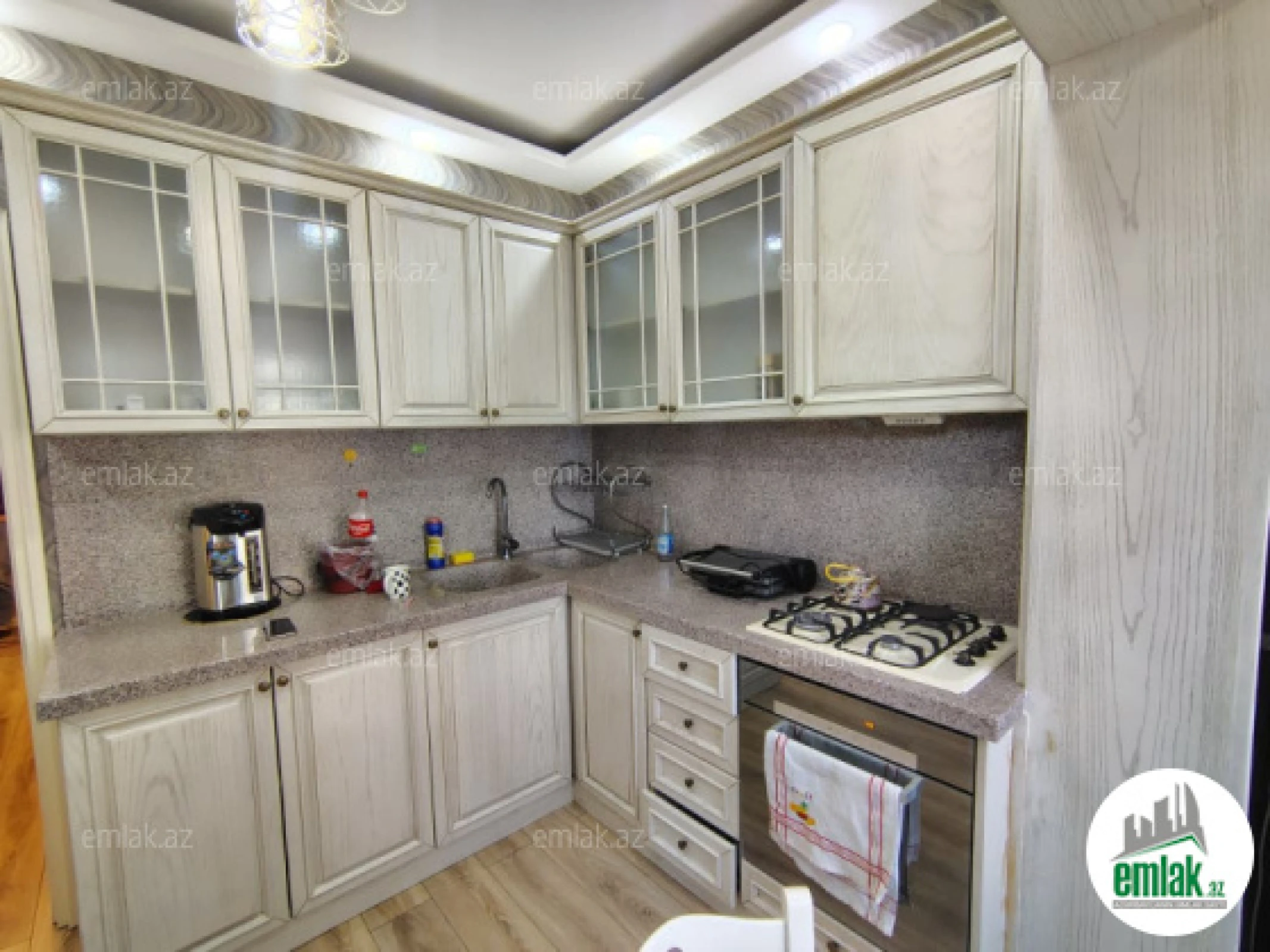 Satılır 3 otaqlı köhnə tikili 75 m²