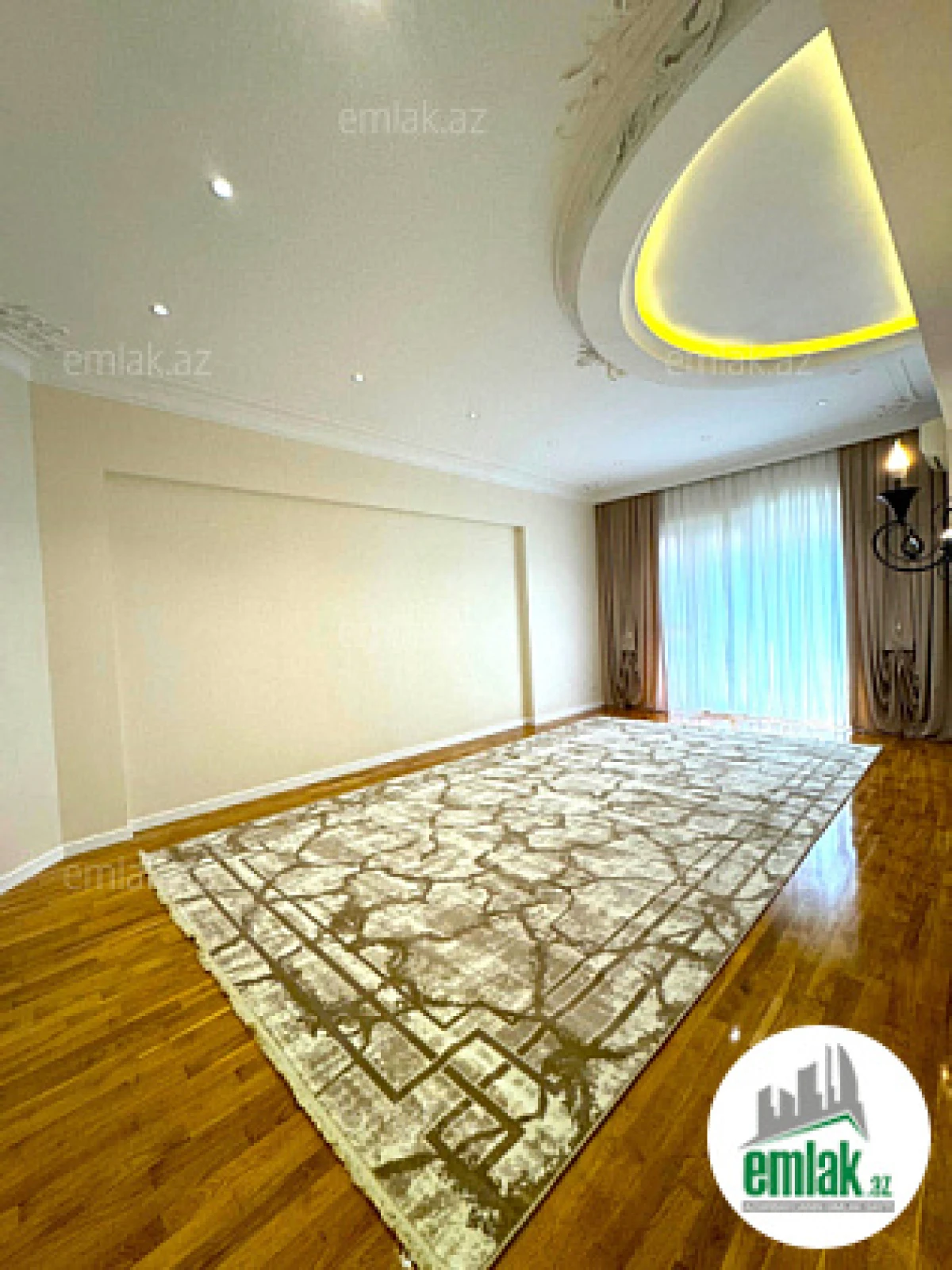 Satılır 4 otaqlı yeni tikili 230 m²