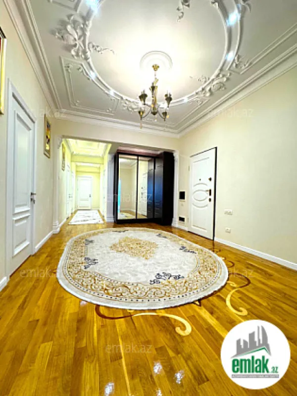 Satılır 4 otaqlı yeni tikili 230 m²