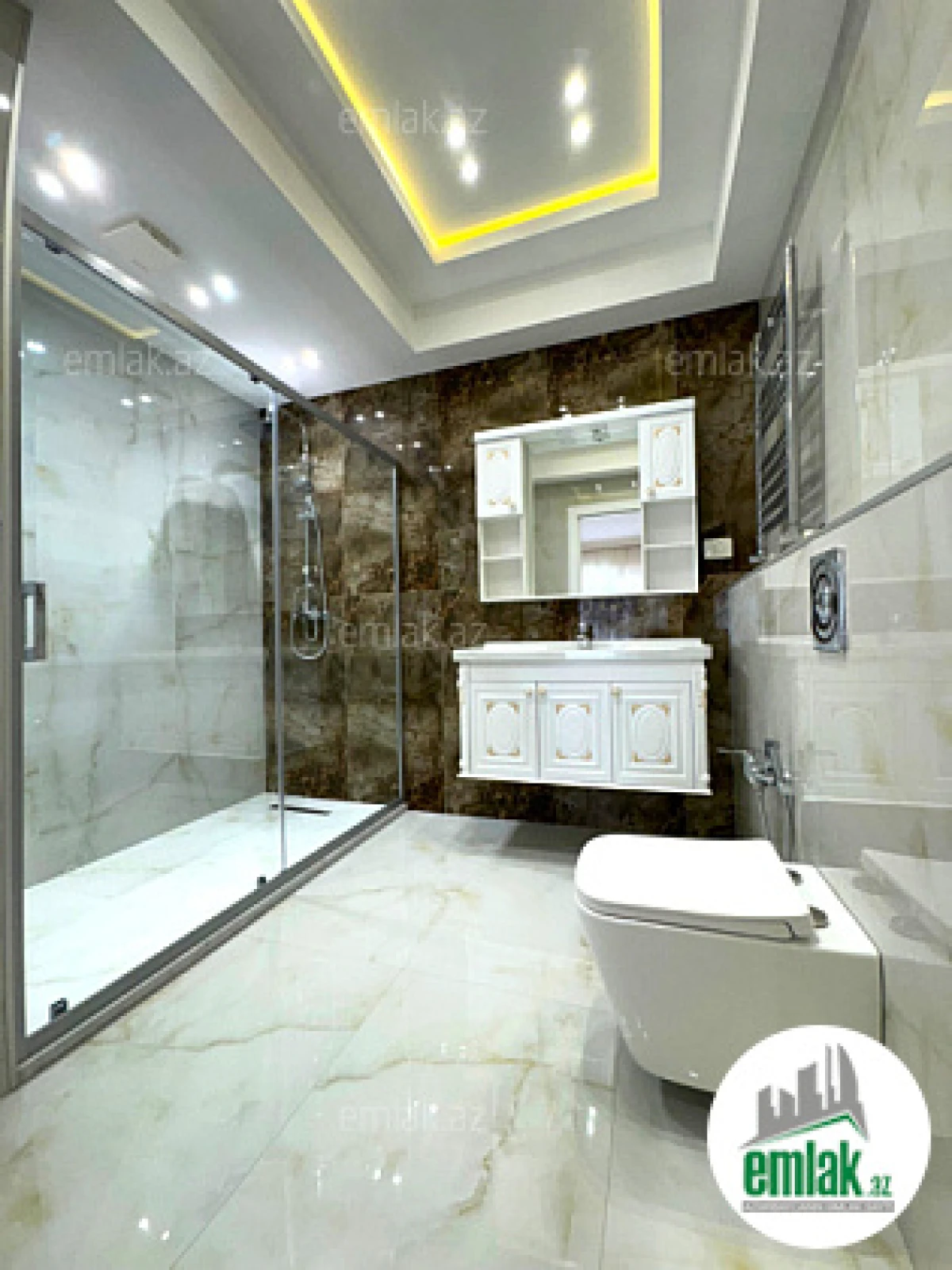 Satılır 4 otaqlı yeni tikili 230 m²