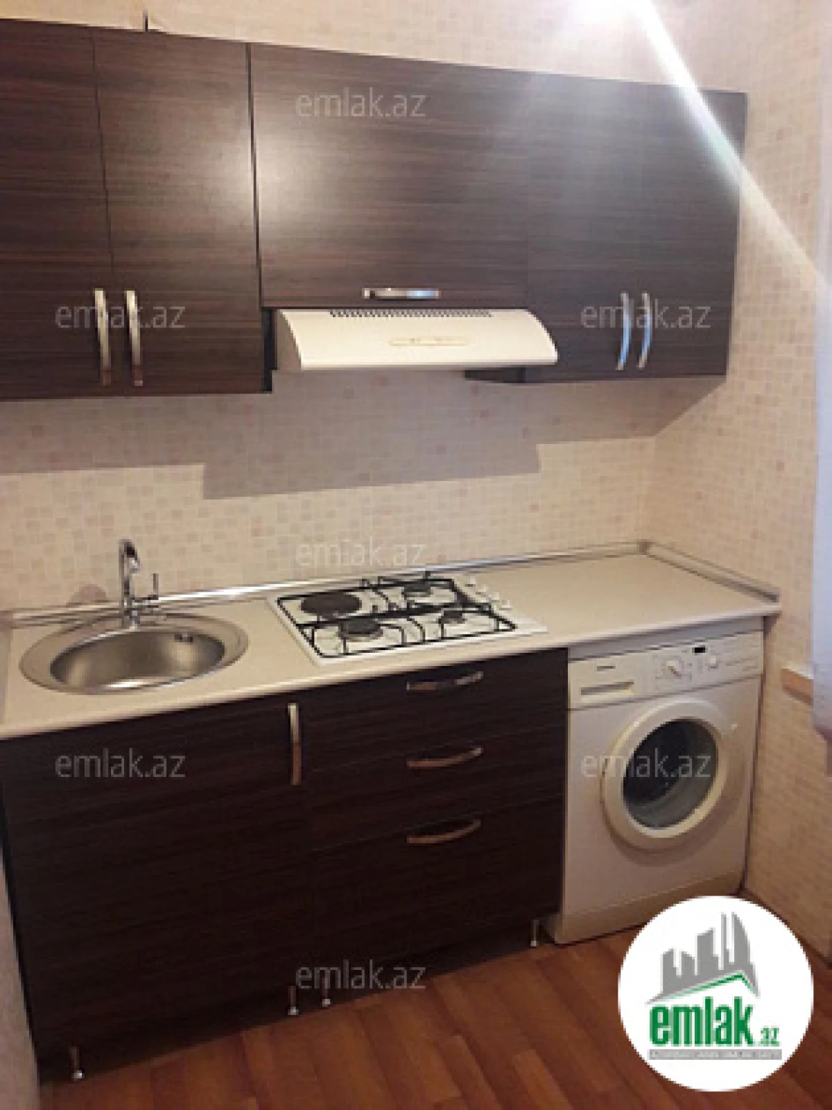 Satılır 1 otaqlı köhnə tikili 40 m²