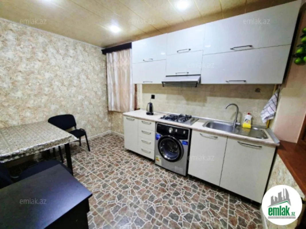 Satılır 4 otaqlı köhnə tikili 80 m²
