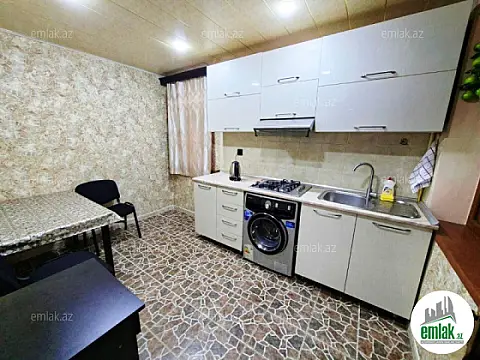 Satılır 4 otaqlı köhnə tikili 80 m²