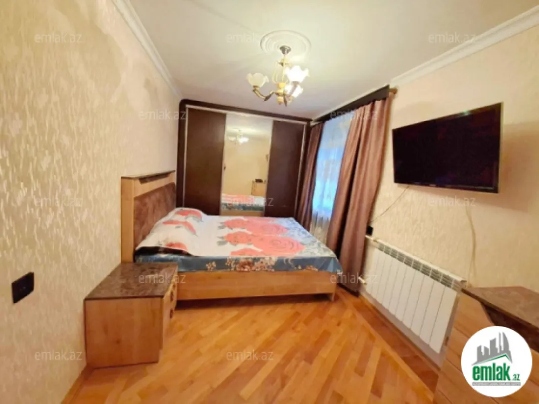 Satılır 4 otaqlı köhnə tikili 80 m²