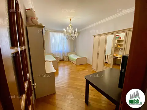 Satılır 3 otaqlı yeni tikili 141 m²