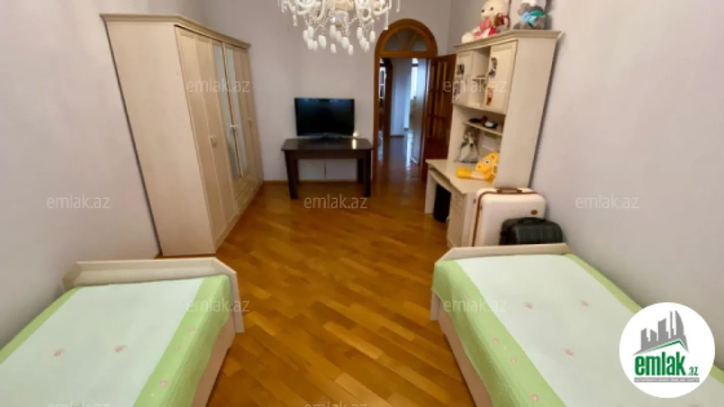 Satılır 3 otaqlı yeni tikili 141 m²