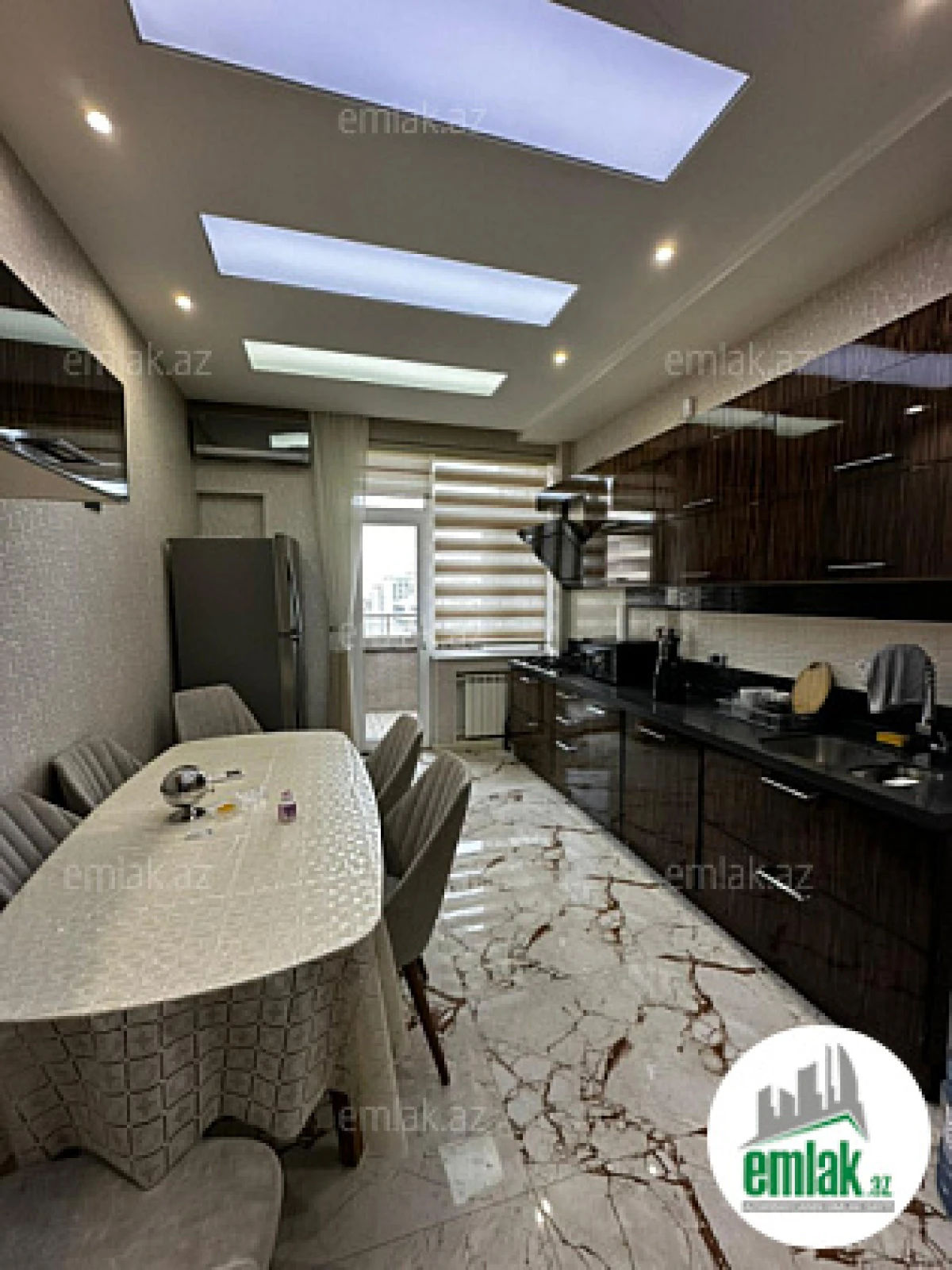 Satılır 3 otaqlı yeni tikili 150 m²