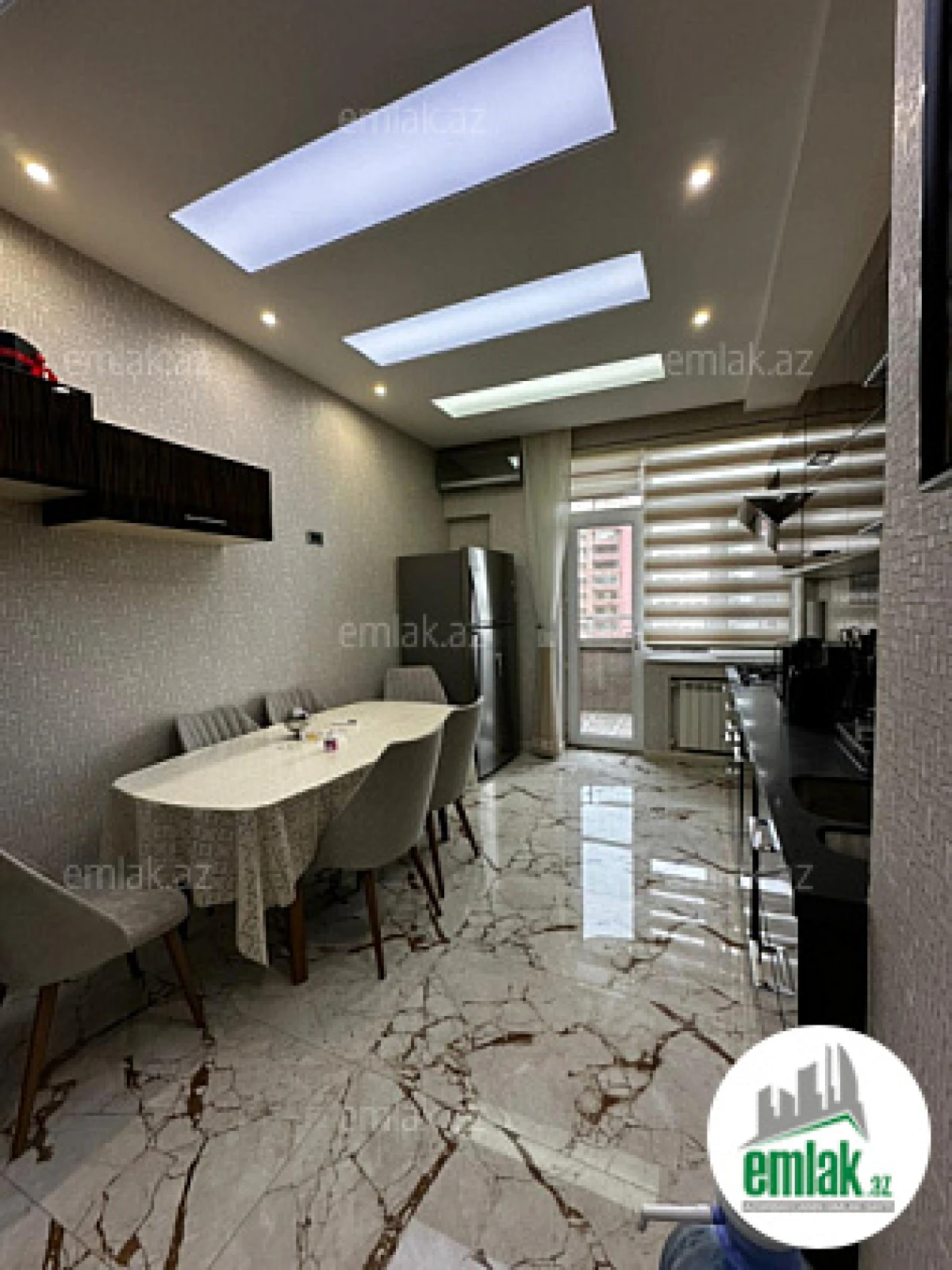 Satılır 3 otaqlı yeni tikili 150 m²