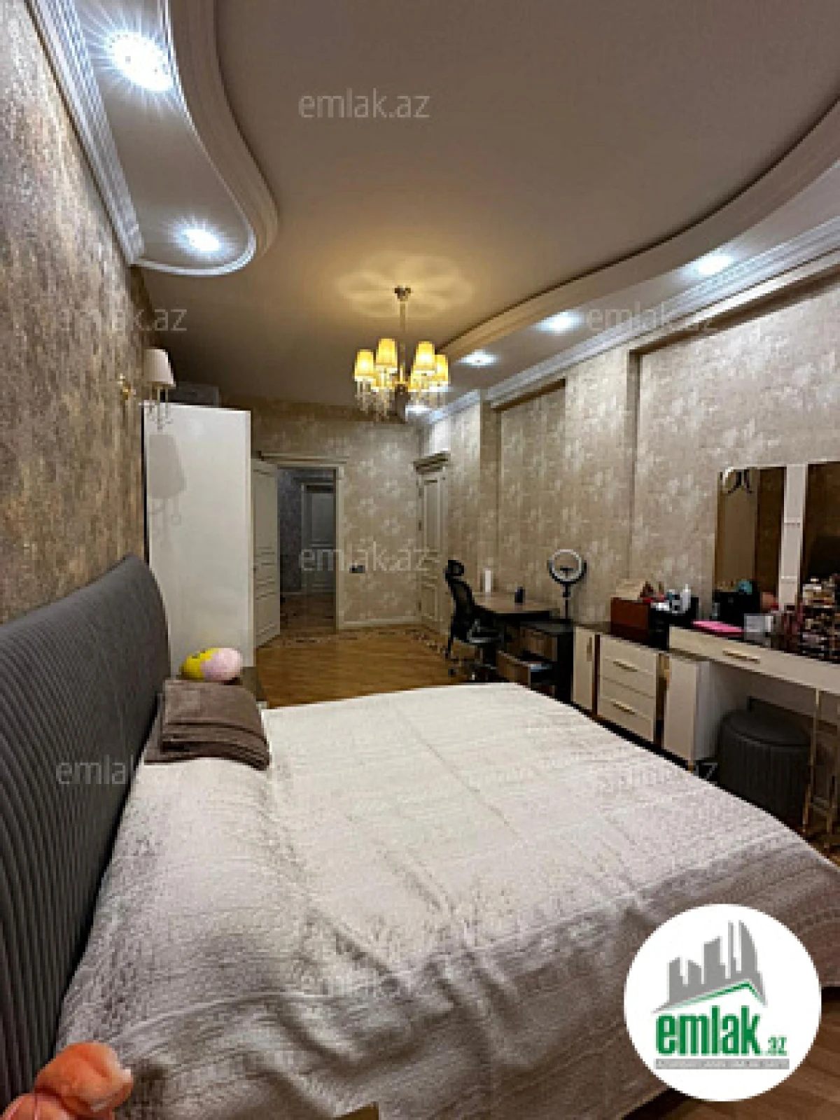 Satılır 3 otaqlı yeni tikili 150 m²