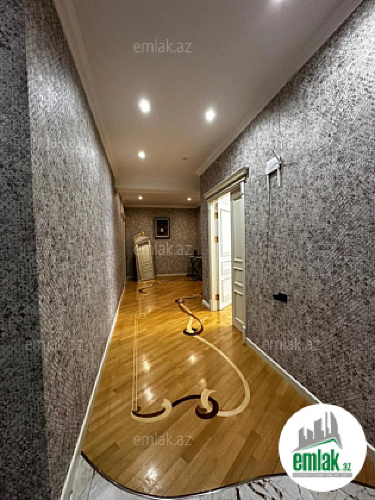 Satılır 3 otaqlı yeni tikili 150 m²