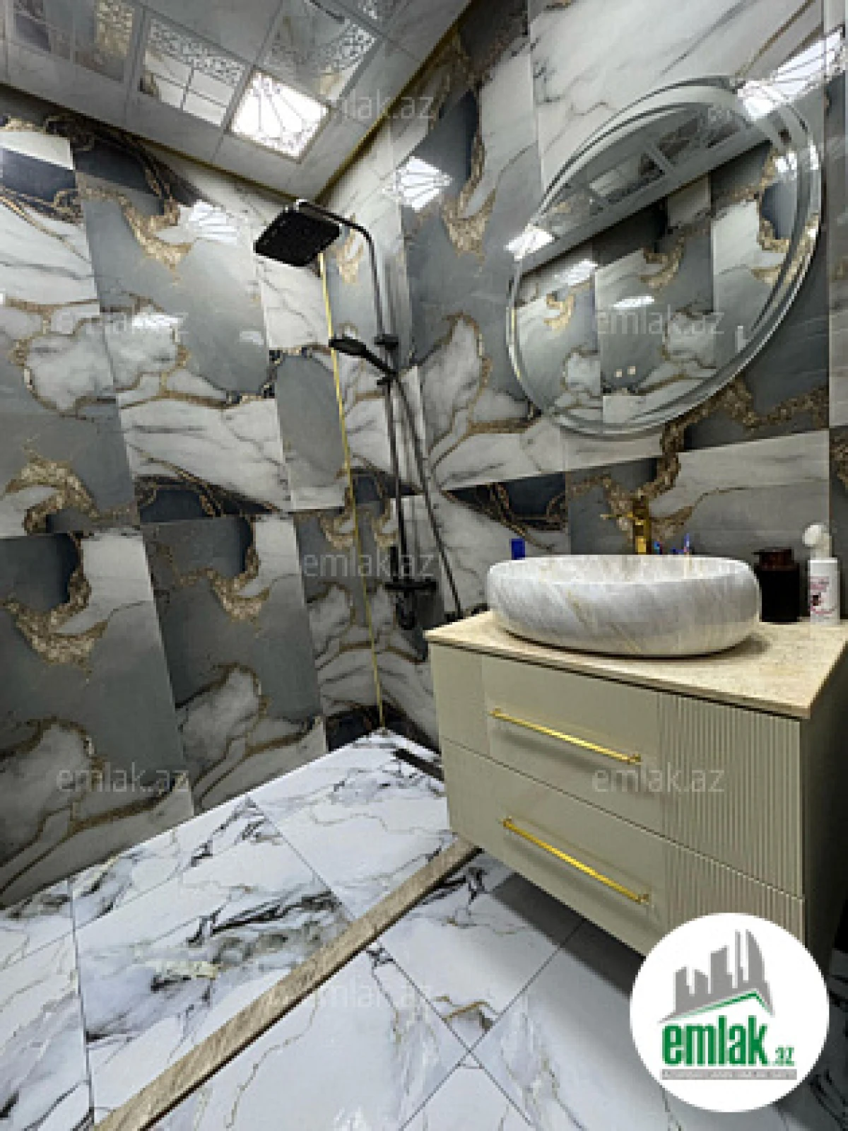 Satılır 3 otaqlı yeni tikili 100 m²