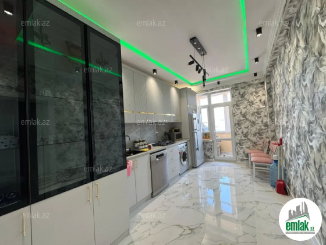 Satılır 3 otaqlı yeni tikili 100 m²