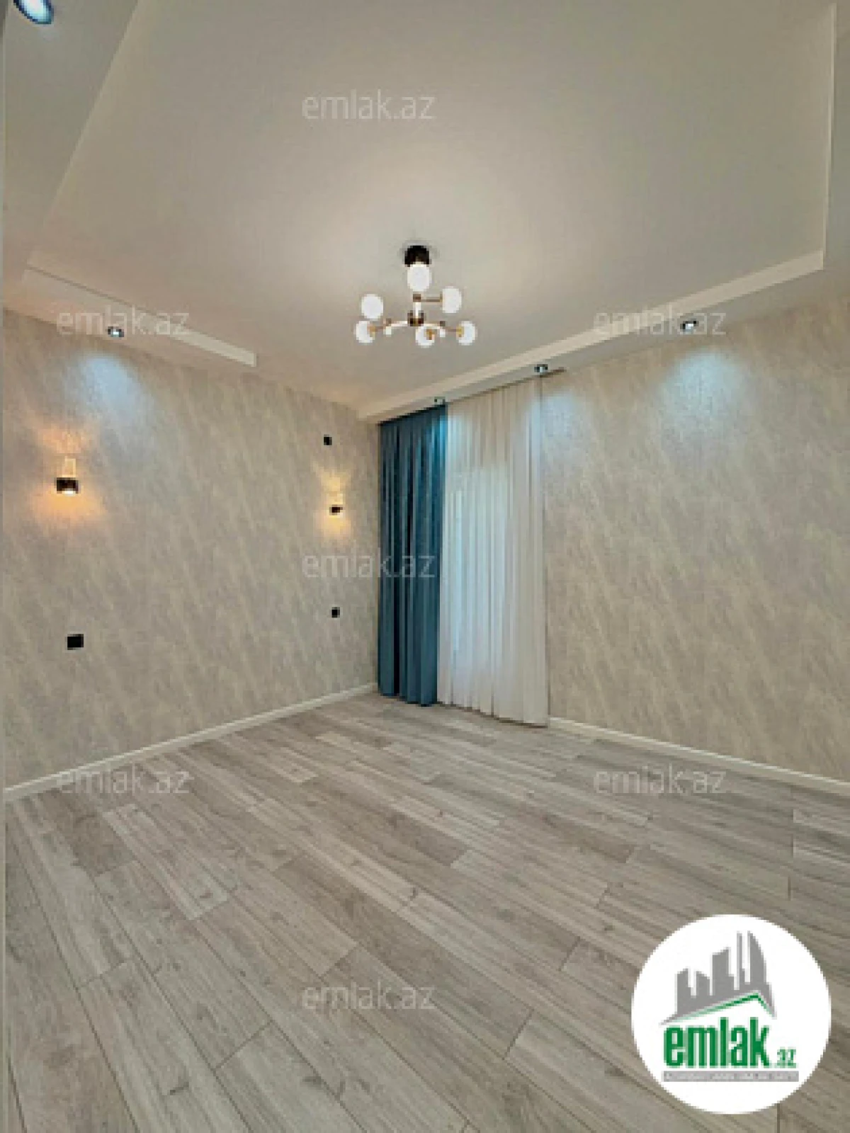 Satılır 4 otaqlı mənzil 160 m²