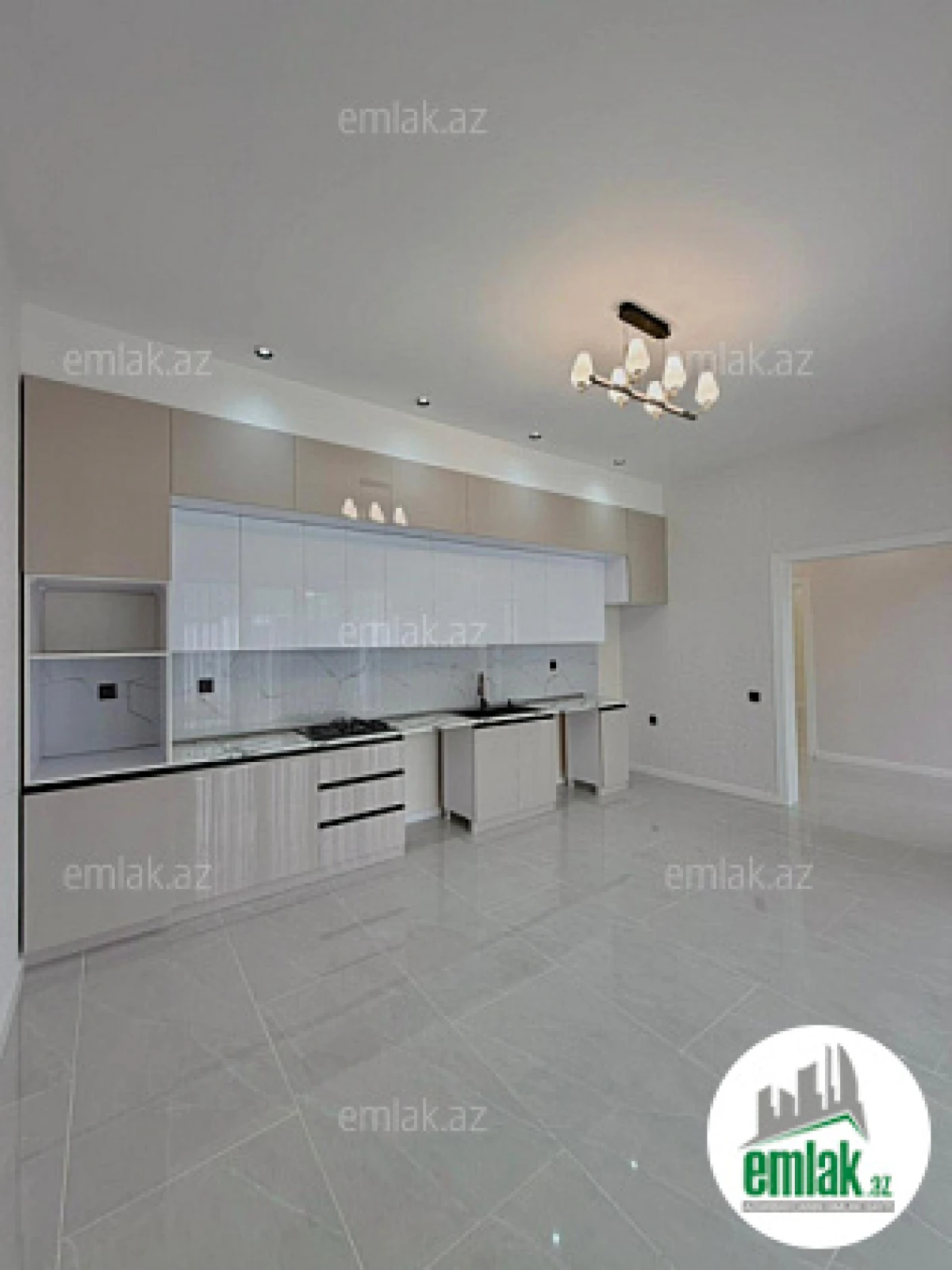 Satılır 4 otaqlı mənzil 160 m²