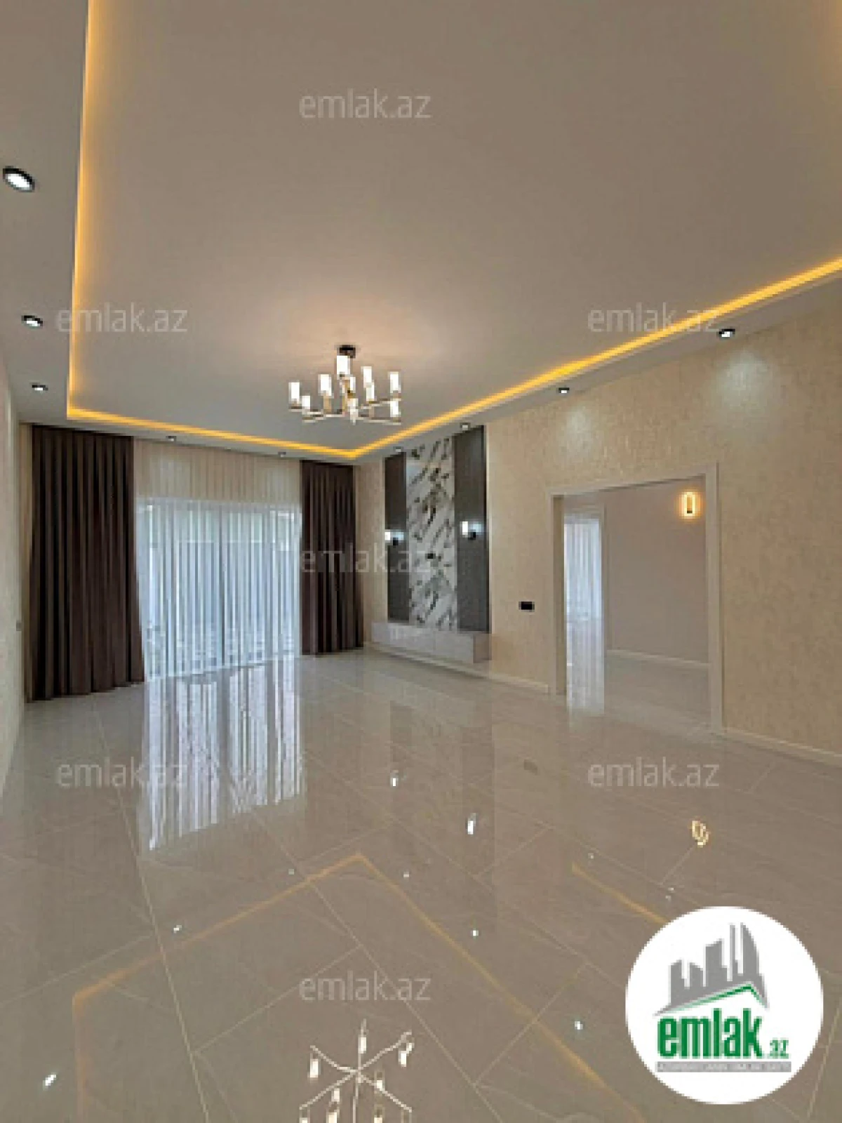 Satılır 4 otaqlı mənzil 160 m²
