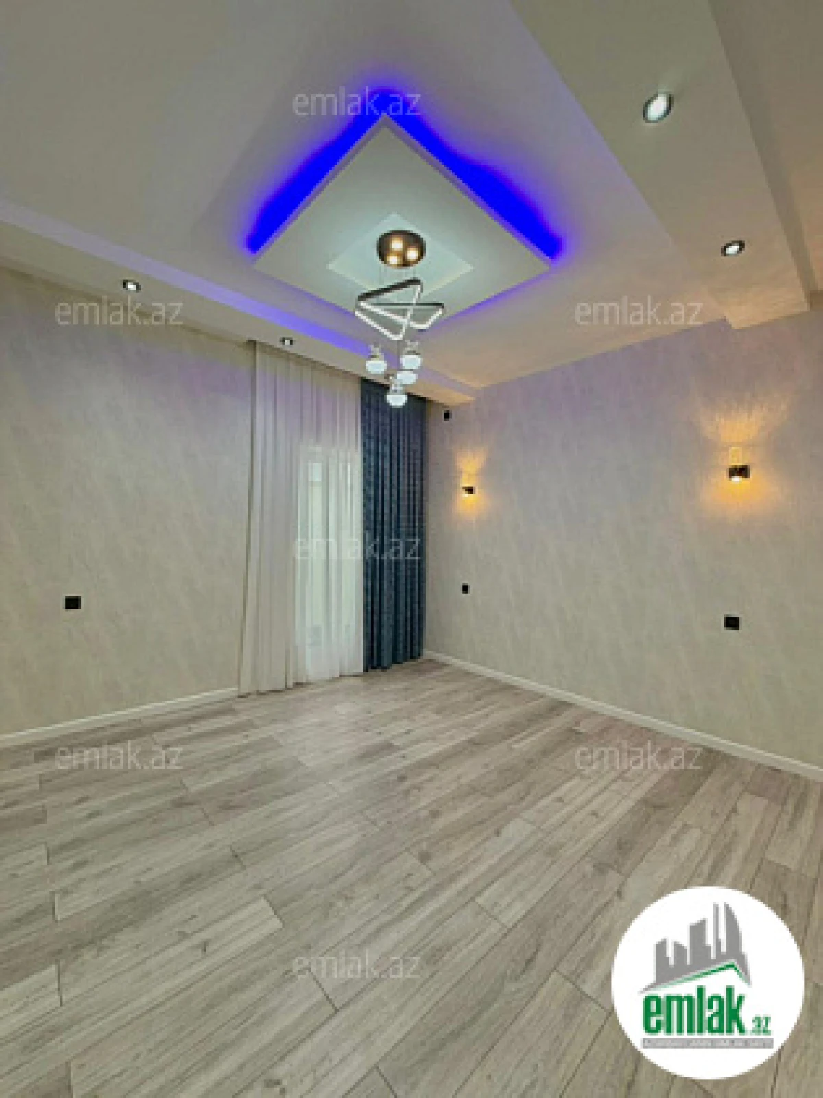 Satılır 4 otaqlı mənzil 160 m²