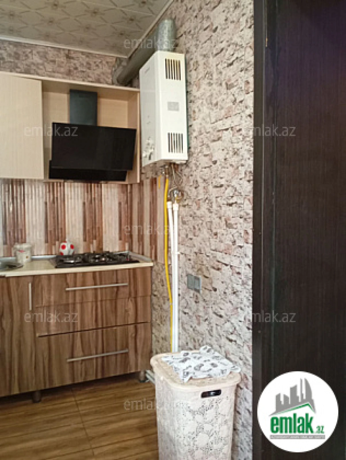 Satılır 3 otaqlı köhnə tikili 52 m²