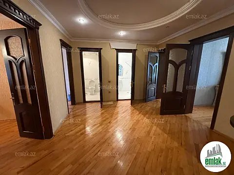Satılır 3 otaqlı yeni tikili 130 m²