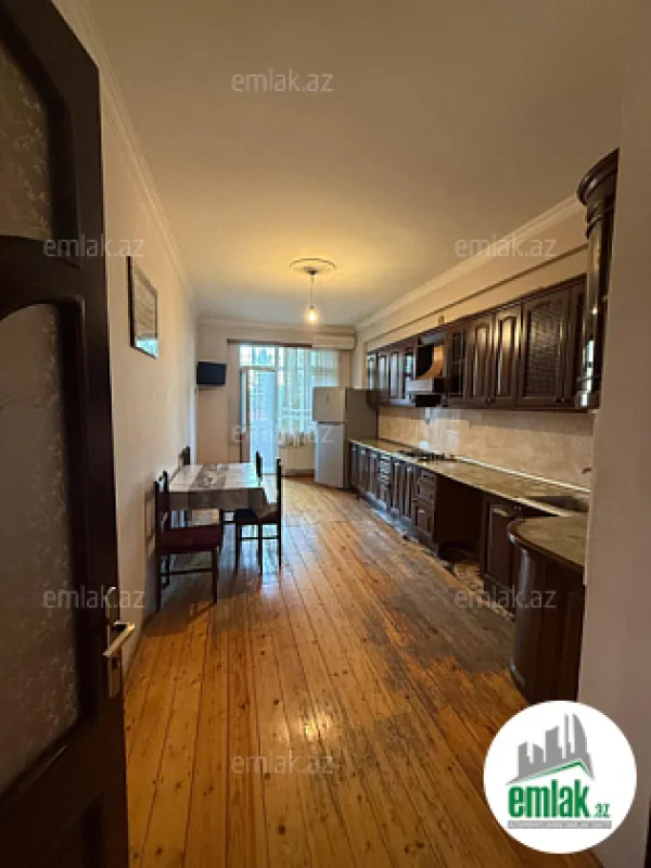 Satılır 3 otaqlı yeni tikili 130 m²