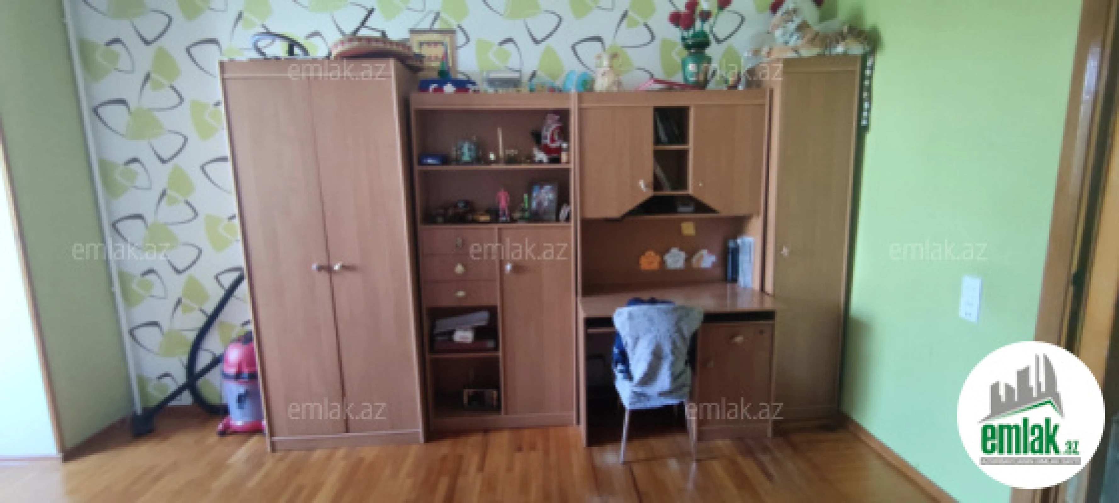 Satılır 4 otaqlı köhnə tikili 100 m²