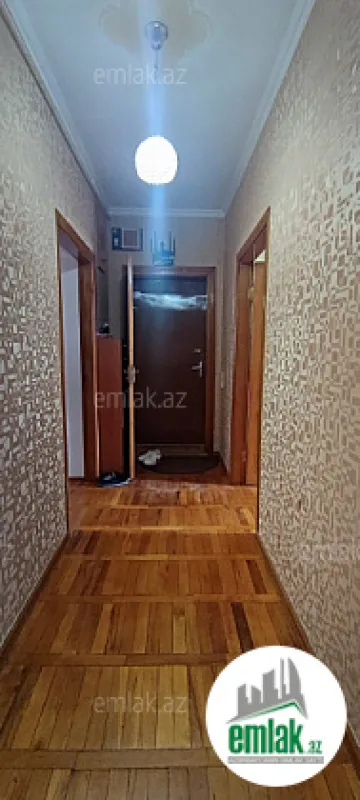 Satılır 4 otaqlı köhnə tikili 100 m²