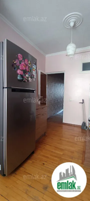 Satılır 4 otaqlı köhnə tikili 100 m²