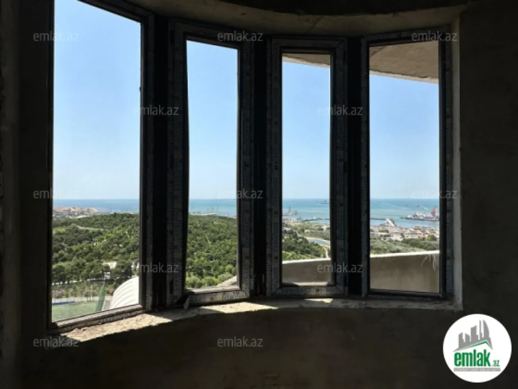 Satılır 4 otaqlı yeni tikili 178.6 m²