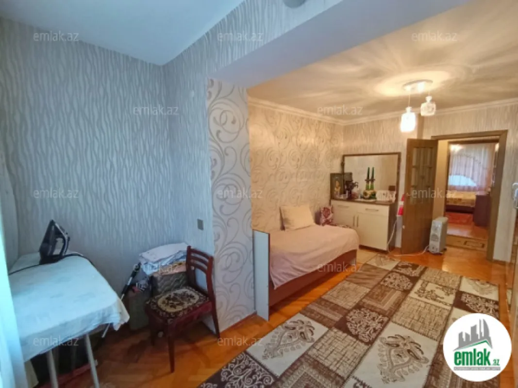 Satılır 3 otaqlı köhnə tikili 85 m²