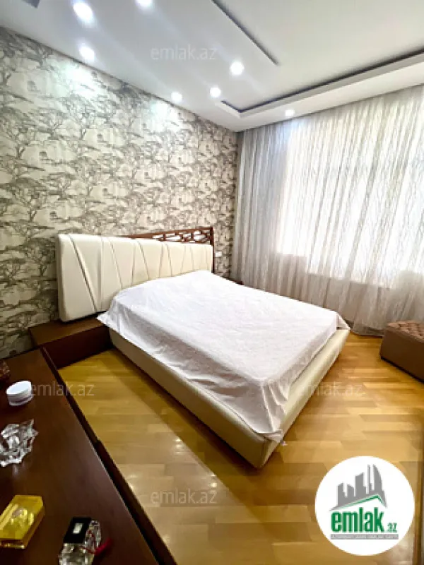 Satılır 3 otaqlı yeni tikili 120 m²