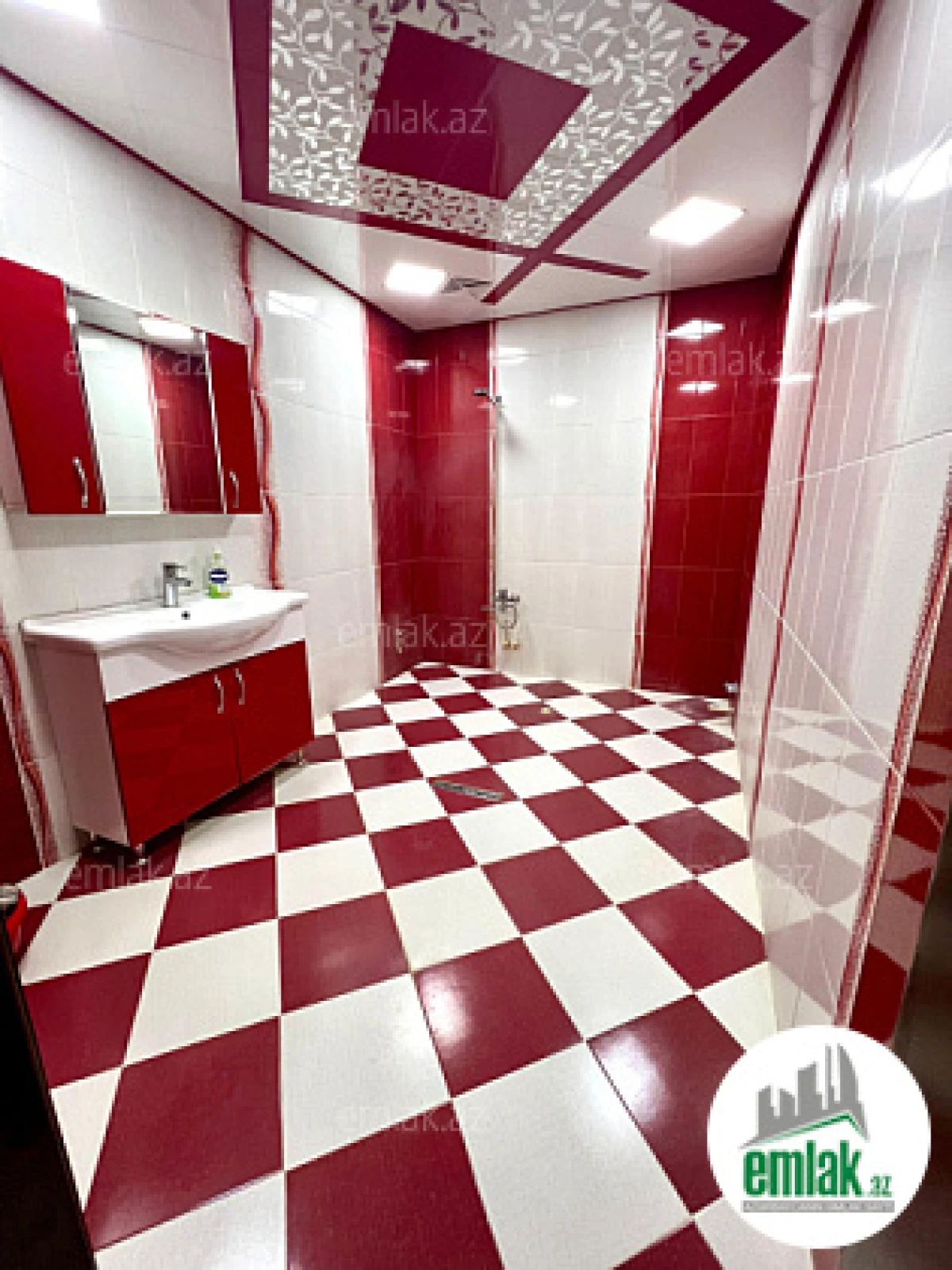 Satılır 3 otaqlı yeni tikili 120 m²