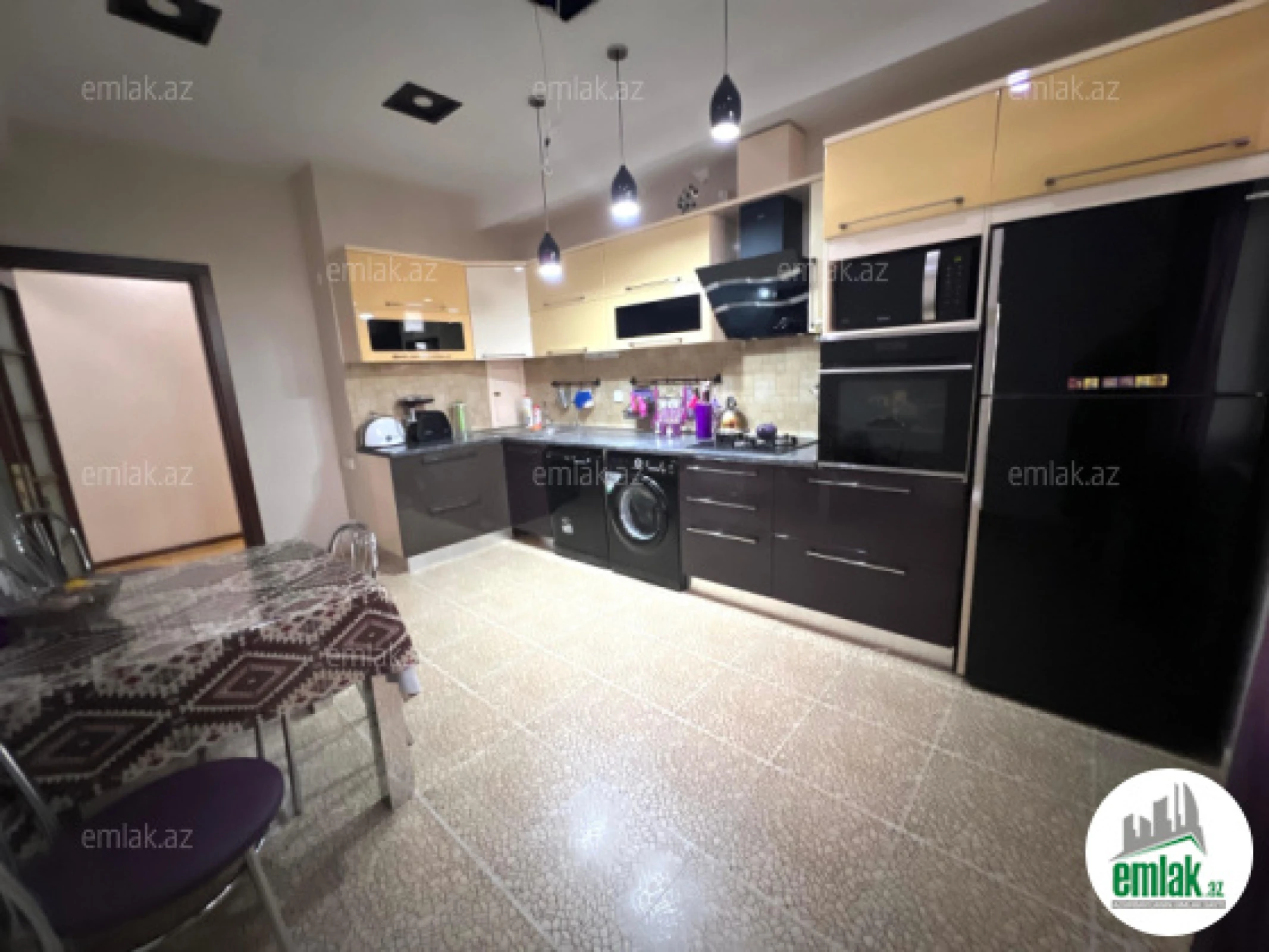 Satılır 3 otaqlı yeni tikili 120 m²