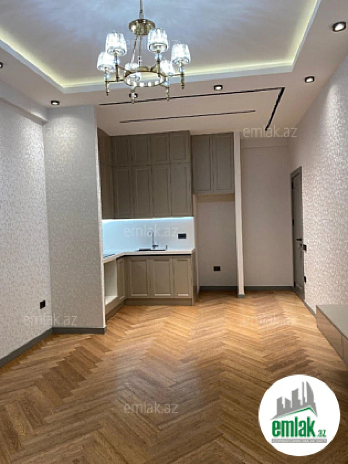 Satılır 2 otaqlı yeni tikili 70 m²