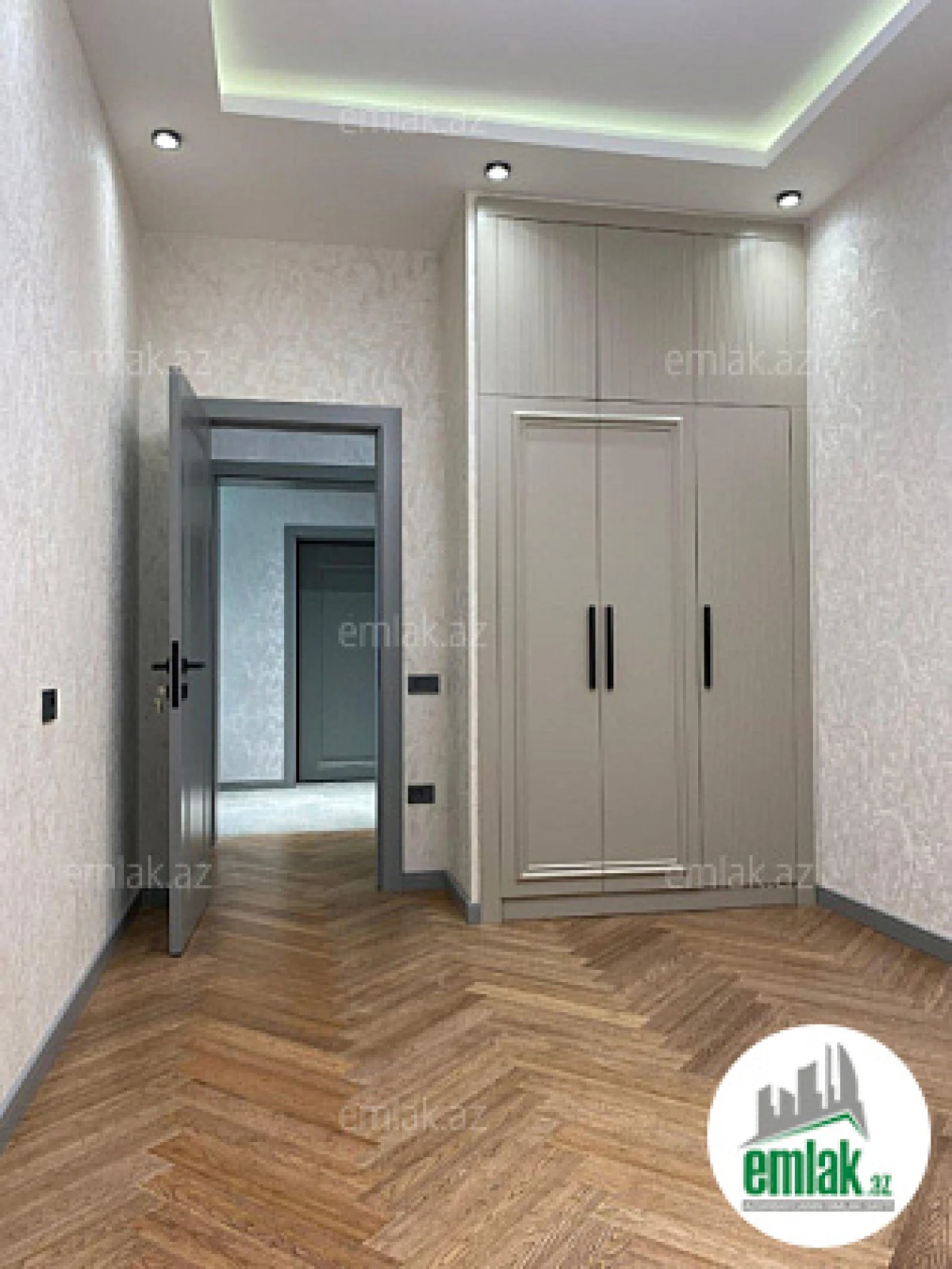 Satılır 2 otaqlı yeni tikili 70 m²