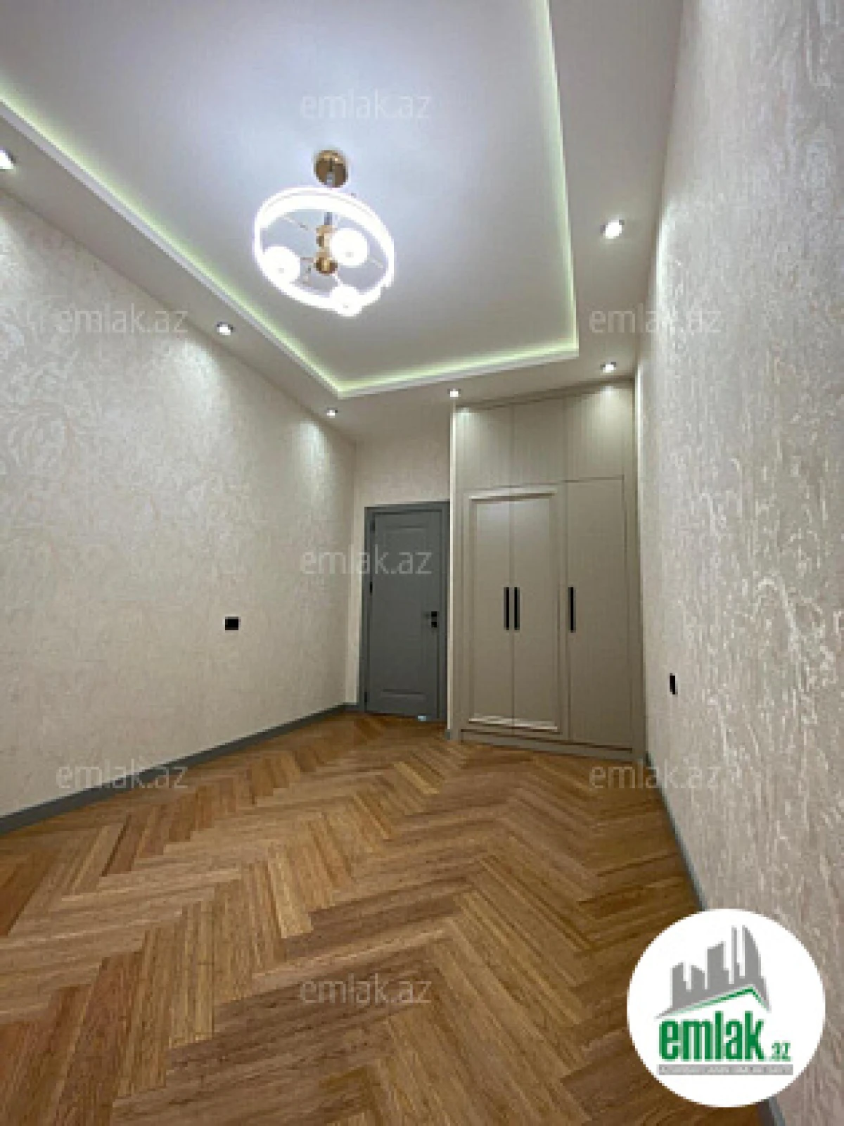 Satılır 2 otaqlı yeni tikili 70 m²