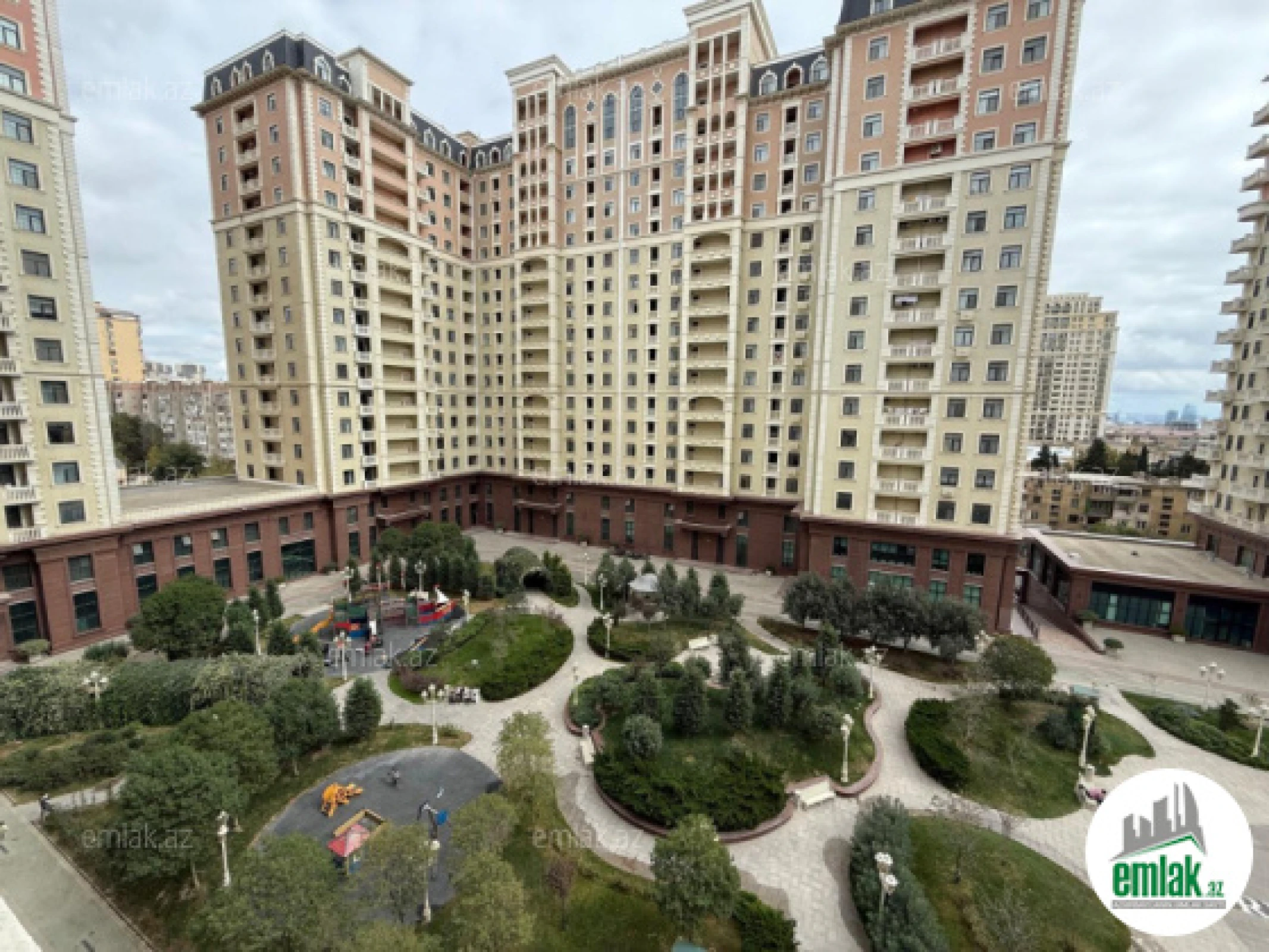 Satılır 2 otaqlı yeni tikili 70 m²