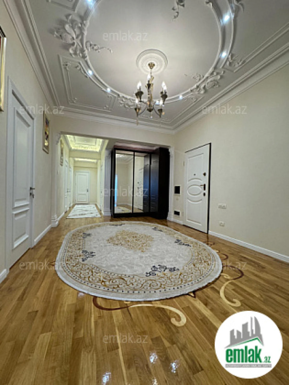 Satılır 4 otaqlı yeni tikili 225 m²