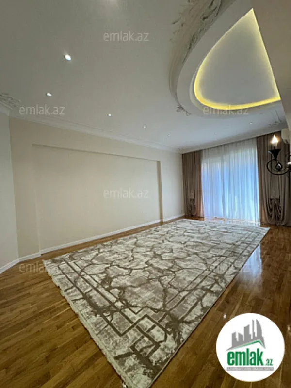 Satılır 4 otaqlı yeni tikili 225 m²