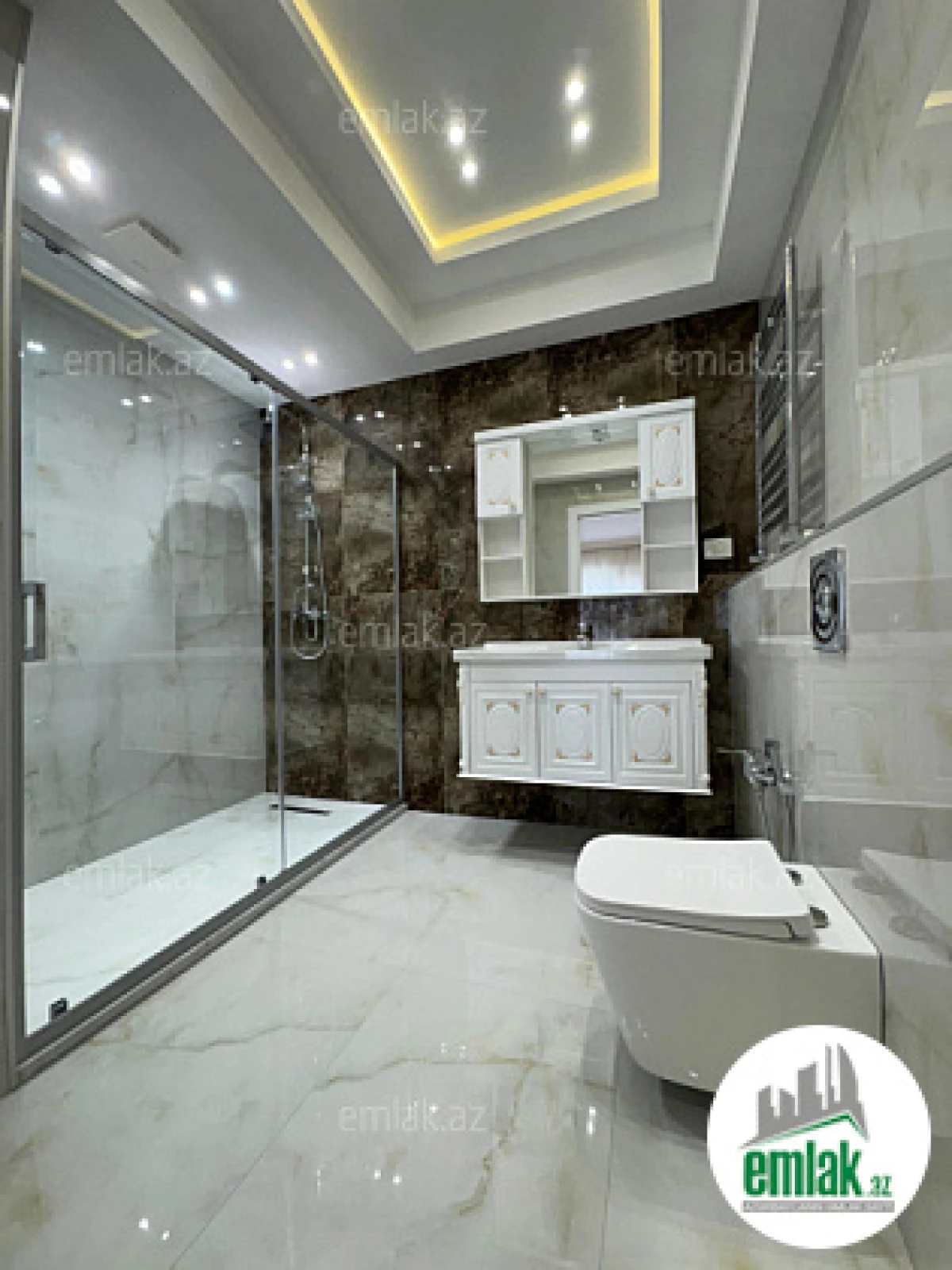 Satılır 4 otaqlı yeni tikili 225 m²