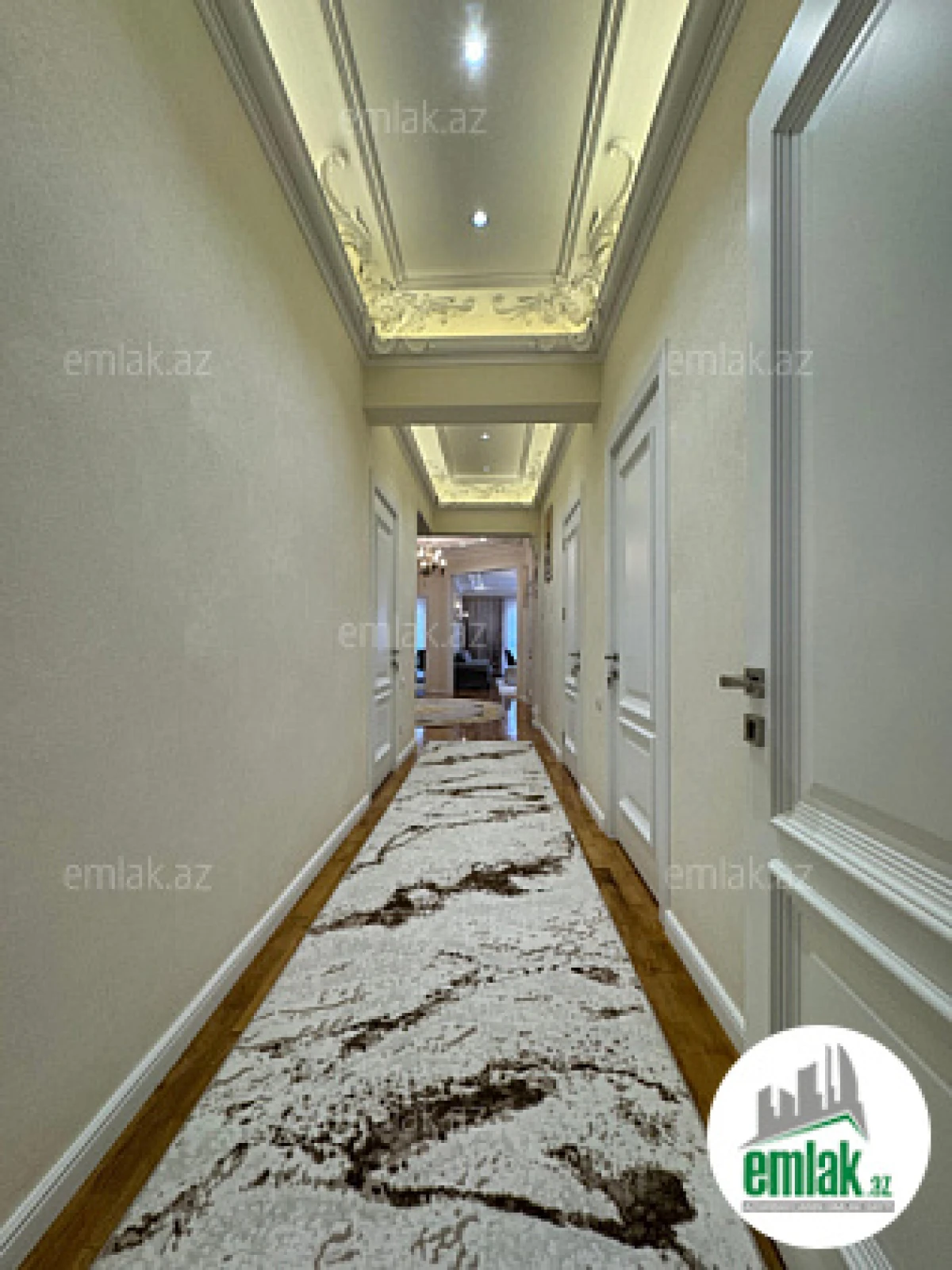 Satılır 4 otaqlı yeni tikili 225 m²