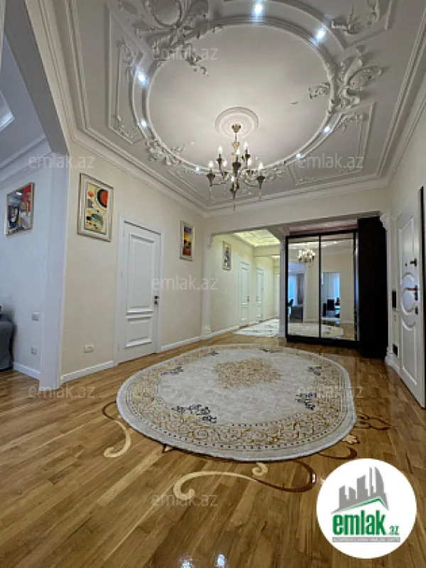 Satılır 4 otaqlı yeni tikili 225 m²