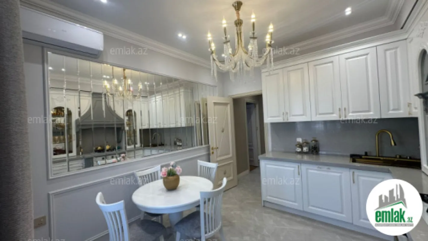 Satılır 3 otaqlı yeni tikili 130 m²