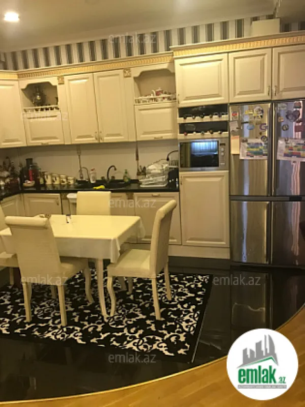 Satılır 4 otaqlı yeni tikili 138 m²