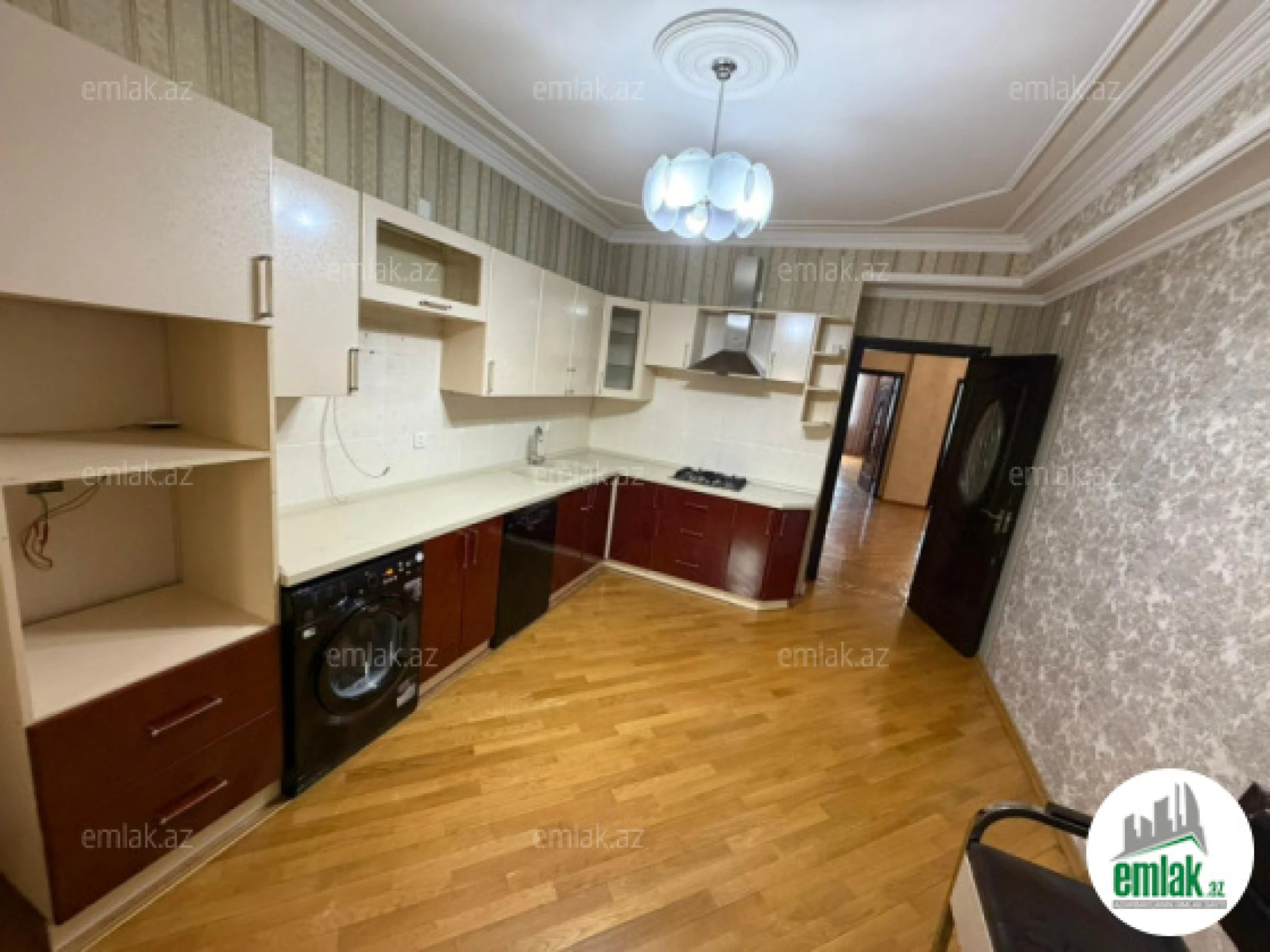 Satılır 3 otaqlı yeni tikili 140 m²