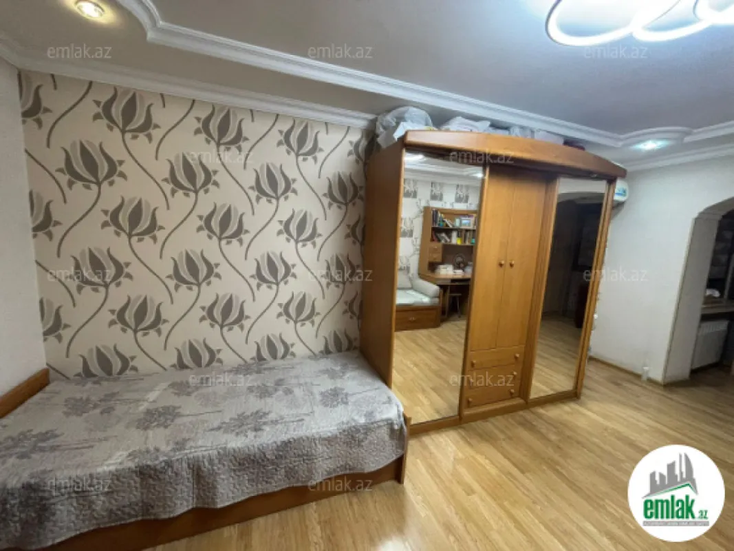 Satılır 3 otaqlı köhnə tikili 63 m²