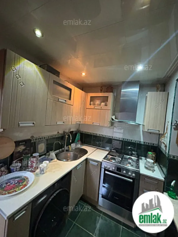 Satılır 3 otaqlı köhnə tikili 63 m²